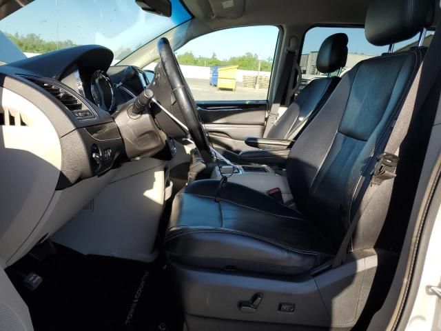 2012 Chrysler Town & Country Touring