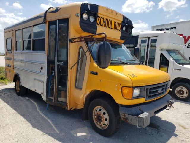 2005 Ford Econoline E450 Super Duty Cutaway Van