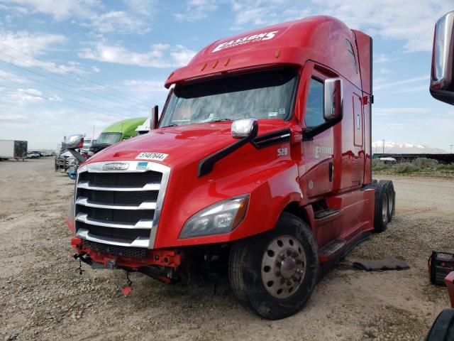 2020 Freightliner Cascadia 126