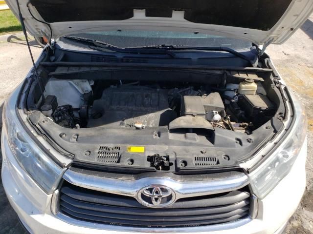 2016 Toyota Highlander LE