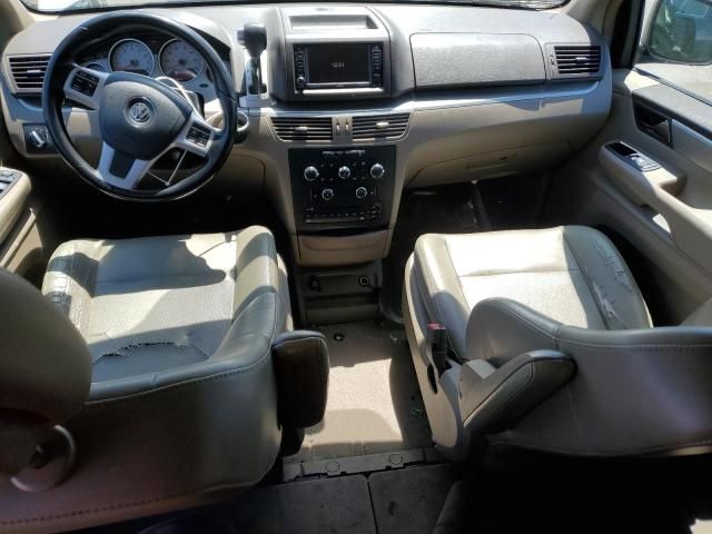 2011 Volkswagen Routan SE