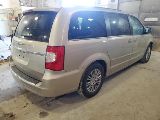 2013 Chrysler Town & Country Touring L