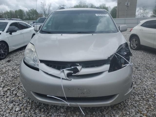 2010 Toyota Sienna XLE