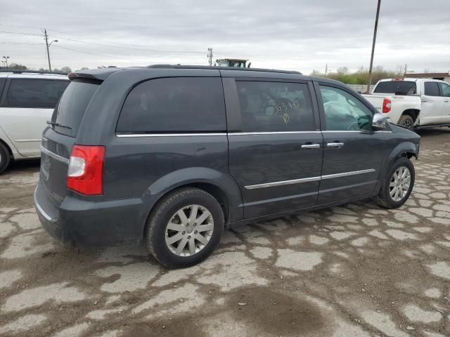 2012 Chrysler Town & Country Touring L