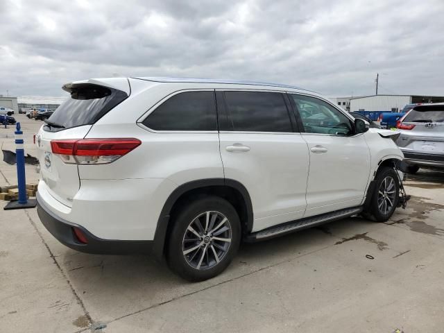 2017 Toyota Highlander SE