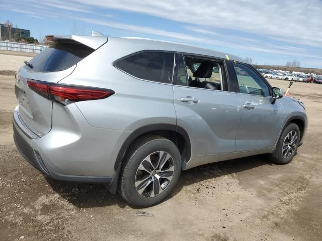 2022 Toyota Highlander XLE