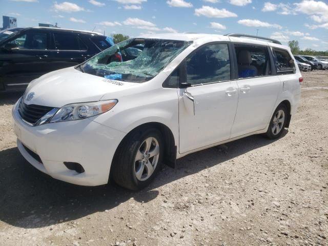 2014 Toyota Sienna LE