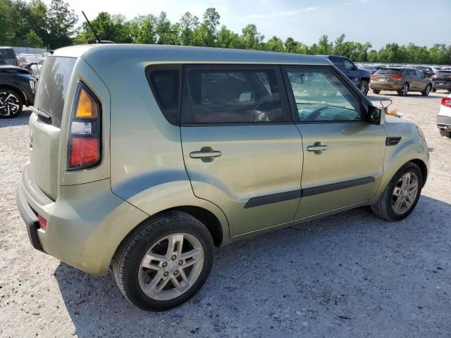 2011 KIA Soul +