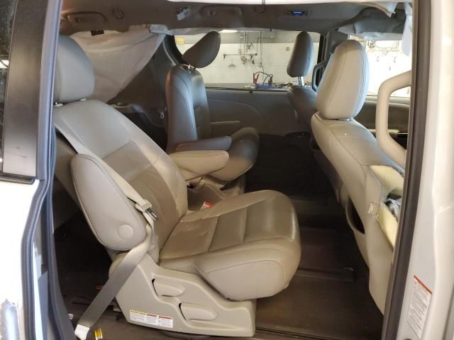 2017 Toyota Sienna XLE