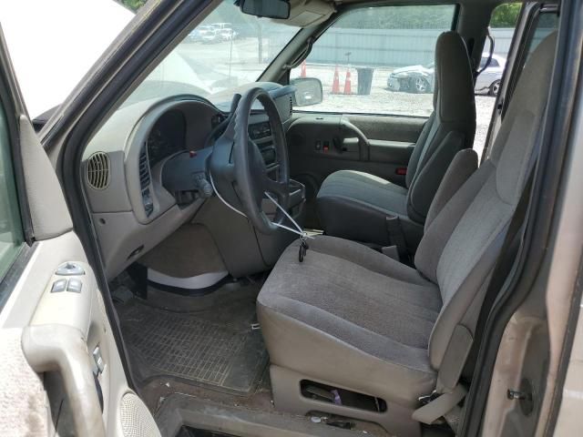 2002 GMC Safari XT