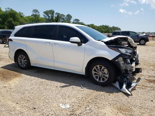 2024 Toyota Sienna XLE