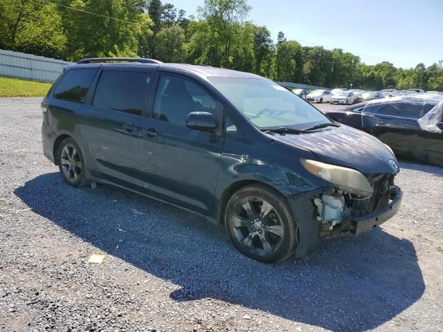 2011 Toyota Sienna Sport