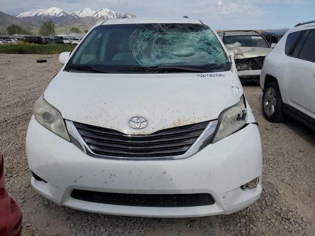 2011 Toyota Sienna LE