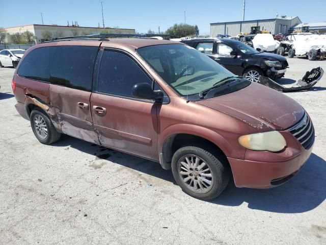 2007 Chrysler Town & Country LX