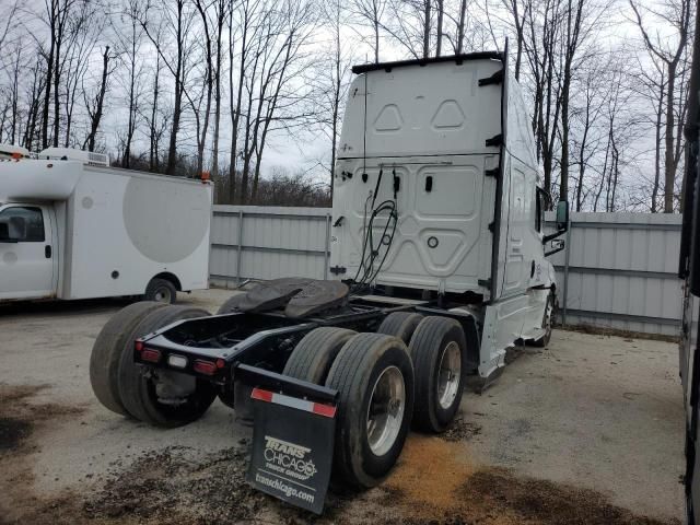 2022 Freightliner Cascadia 126