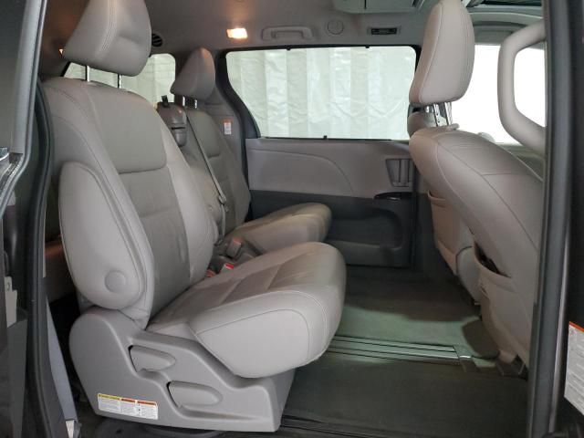 2015 Toyota Sienna XLE