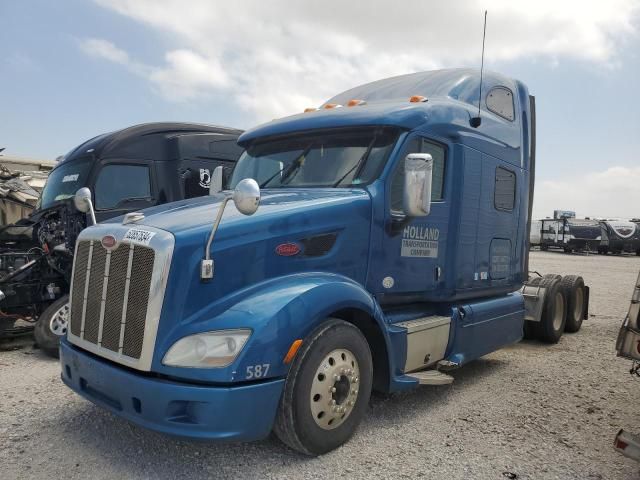 2016 Peterbilt 587