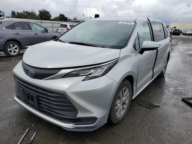 2021 Toyota Sienna LE