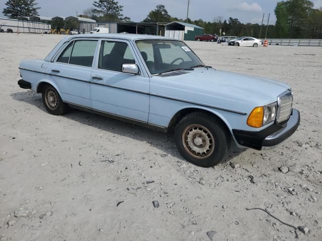 1977 Mercedes-Benz 300-Class