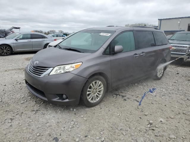 2011 Toyota Sienna XLE