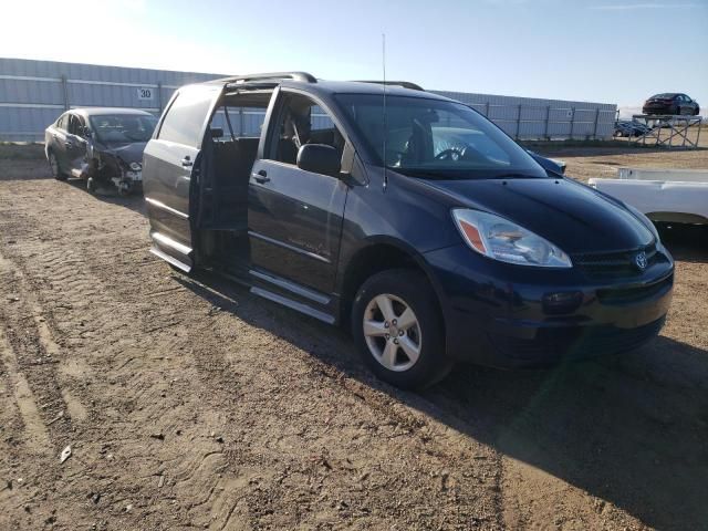 2004 Toyota Sienna CE