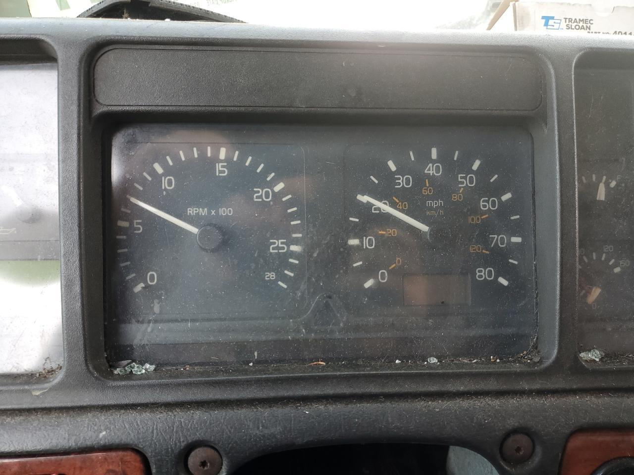 2001 Volvo VN VNM