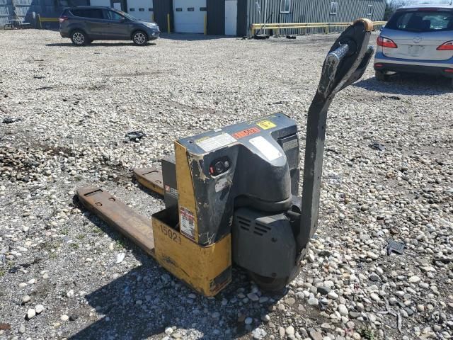 2001 Caterpillar Pallet PRO