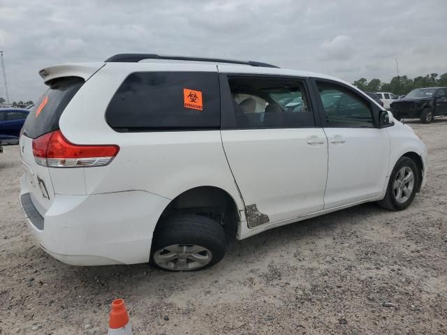 2011 Toyota Sienna LE