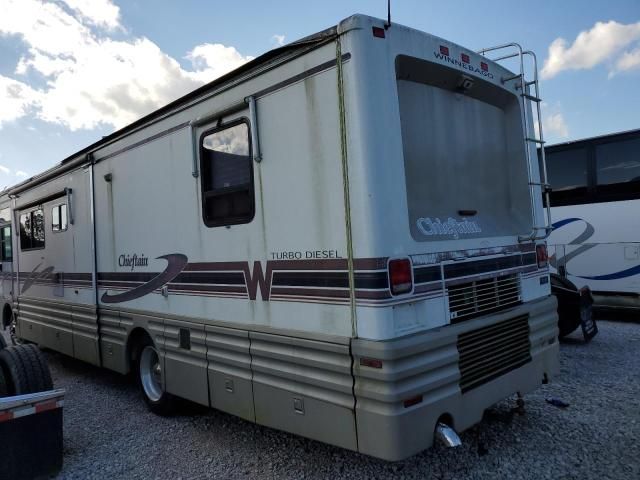 2000 Winnebago 2000 Freightliner Chassis X Line Motor Home