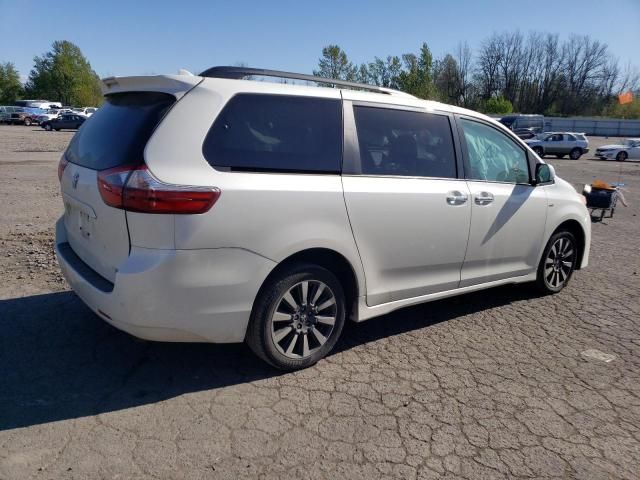 2020 Toyota Sienna XLE