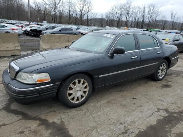 2011 Lincoln Town Car Signature Limited