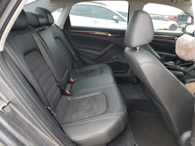 2013 Volkswagen Passat SEL