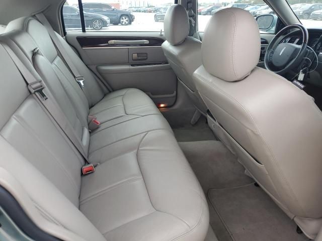 2006 Lincoln Town Car Signature Limited