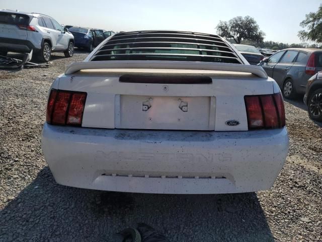 2000 Ford Mustang