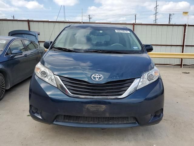 2011 Toyota Sienna LE