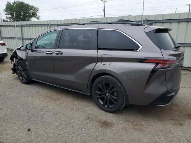 2022 Toyota Sienna XSE