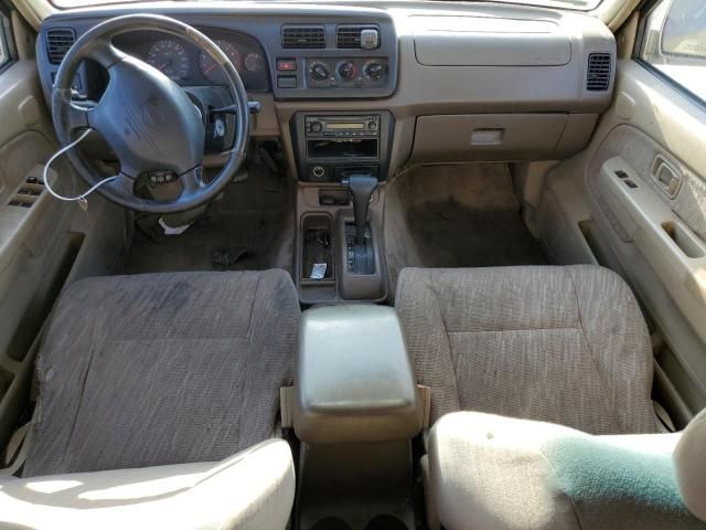 2000 Nissan Frontier Crew Cab XE