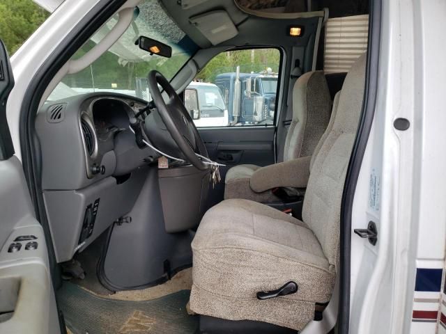 2005 Ford Econoline E450 Super Duty Cutaway Van