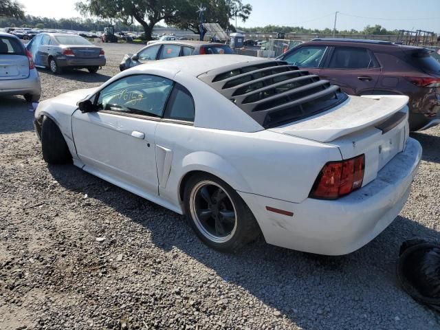 2000 Ford Mustang