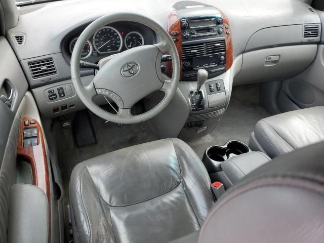 2005 Toyota Sienna XLE