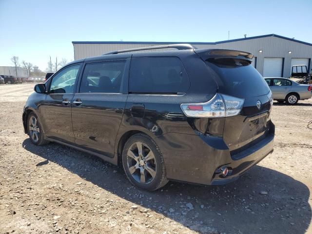 2015 Toyota Sienna Sport