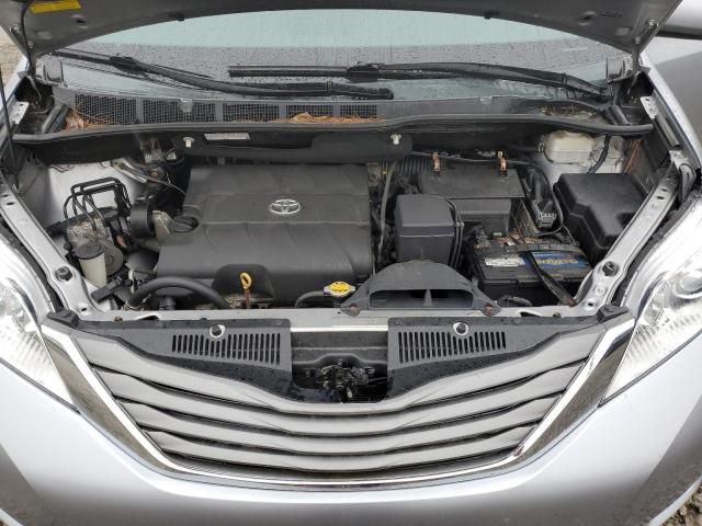 2013 Toyota Sienna XLE