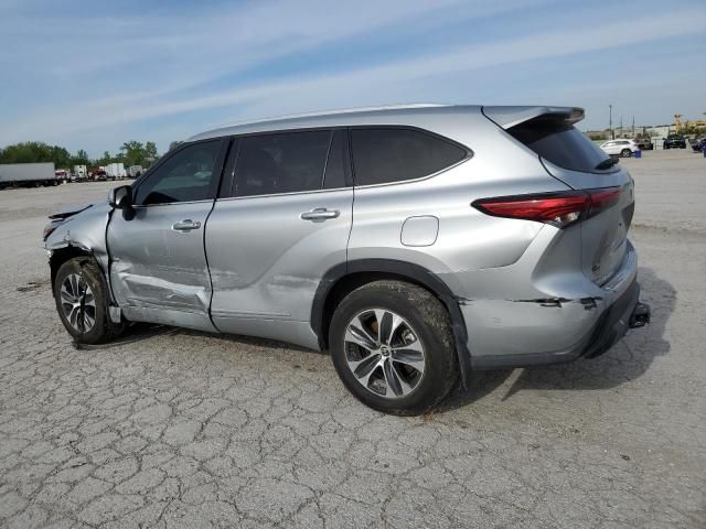 2022 Toyota Highlander Hybrid XLE