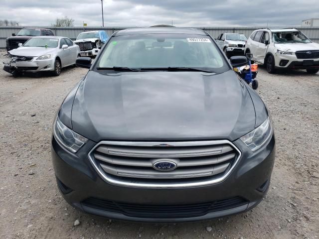 2016 Ford Taurus SE