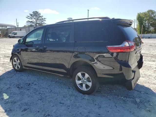 2019 Toyota Sienna LE