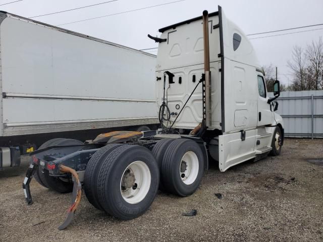 2020 Freightliner Cascadia 126