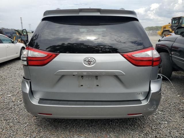 2019 Toyota Sienna XLE