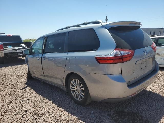 2017 Toyota Sienna XLE