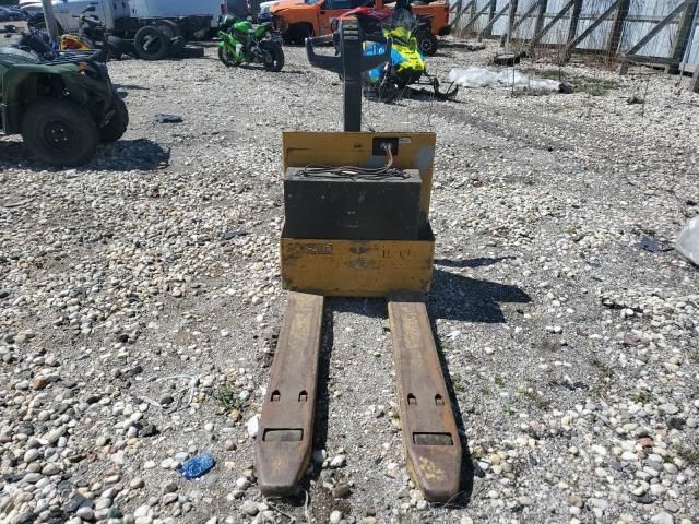 2001 Caterpillar Pallet PRO