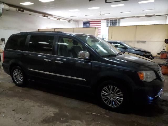 2014 Chrysler Town & Country Touring L